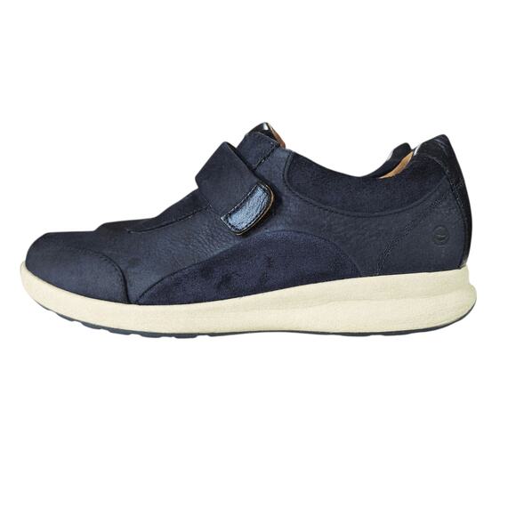 Clarks Sneaker sz 8.5M Women Un Adorn Lo Suede Navy Blue Hook Loop Strap Comfort - Picture 3 of 11